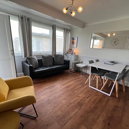 Beachcomber, Sunbeach, Scratby - Two Bed Chalet, Sleeps 4, Free Wi-Fi, Free Club Passes, Free Swimming And Pet Friendly Luaran gambar